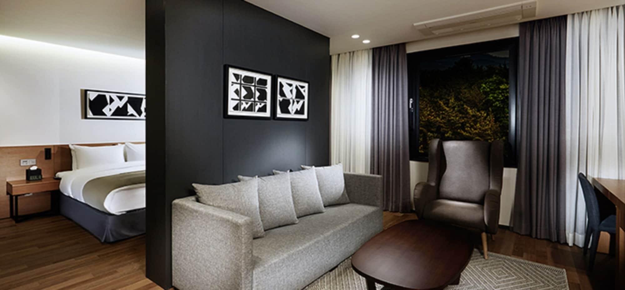 Ramada By Wyndham Gunsan Hotel Exterior photo