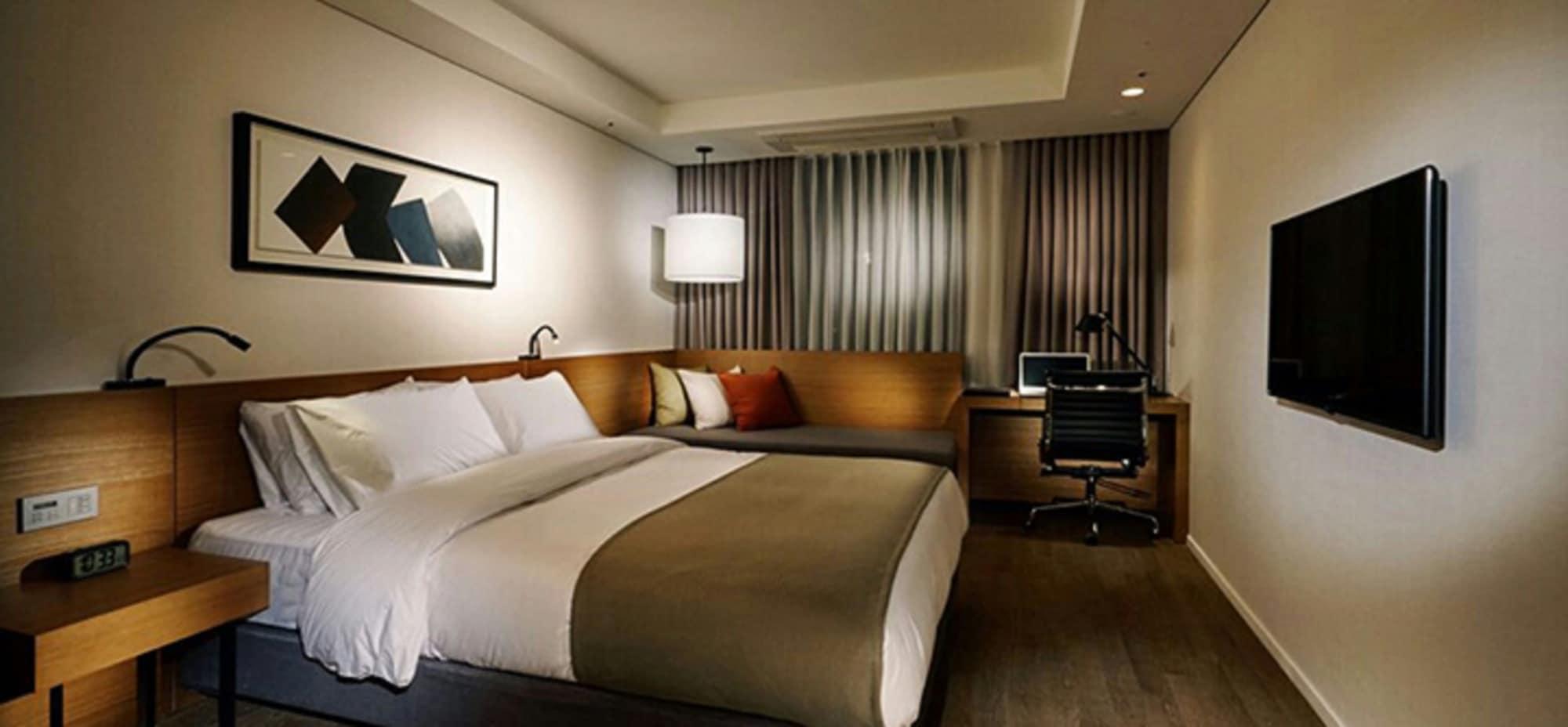 Ramada By Wyndham Gunsan Hotel Exterior photo