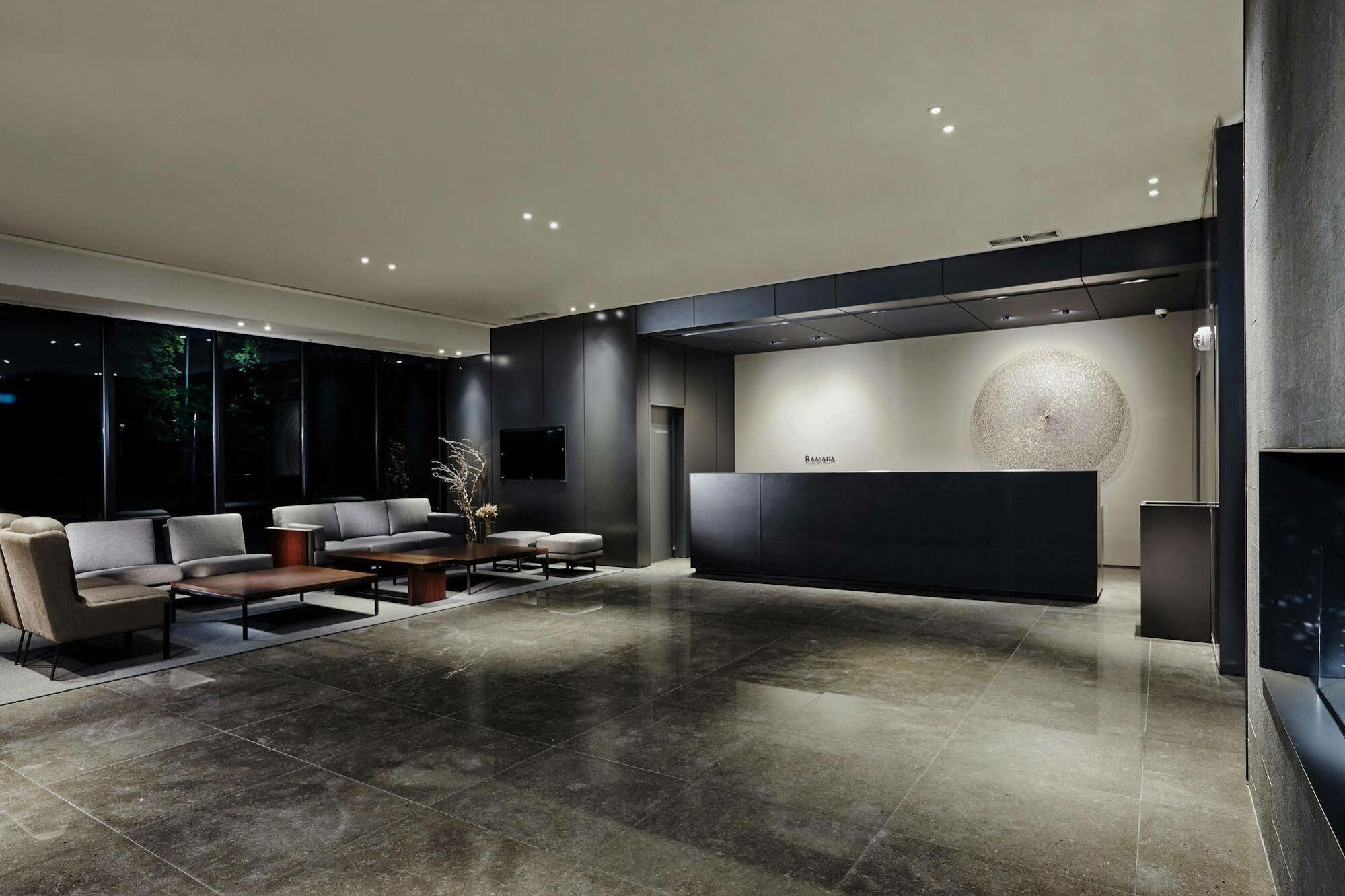 Ramada By Wyndham Gunsan Hotel Exterior photo